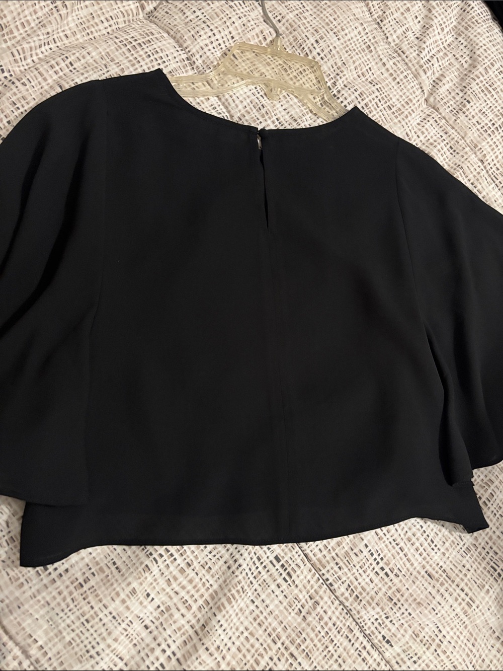 Express Flowy Crop Top - Picture 2 of 6